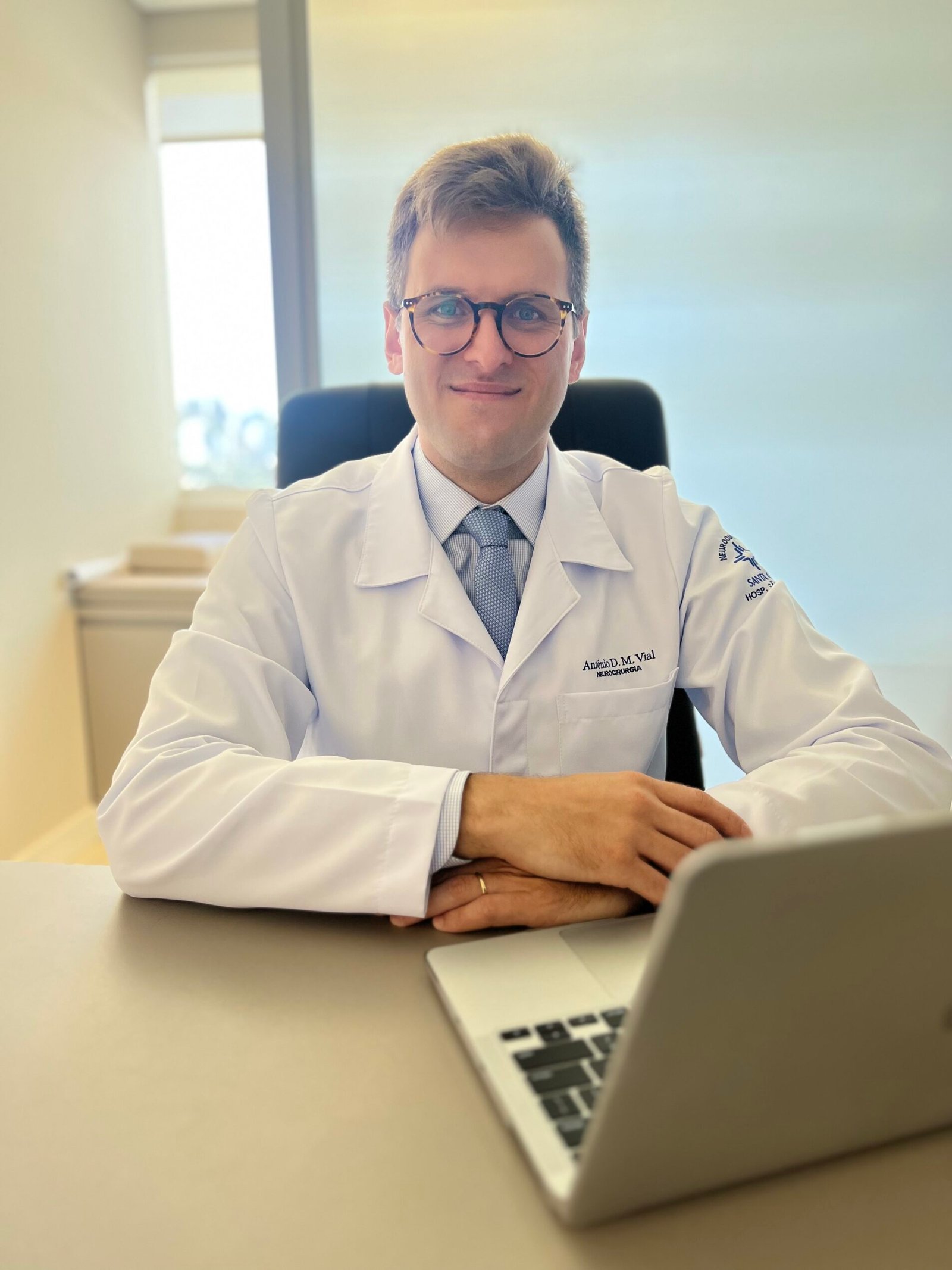 Dr Antonio Delacy